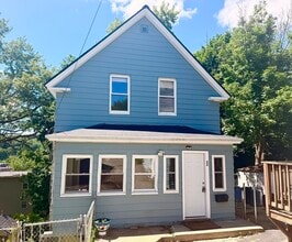Building Photo - 32 Rockland St