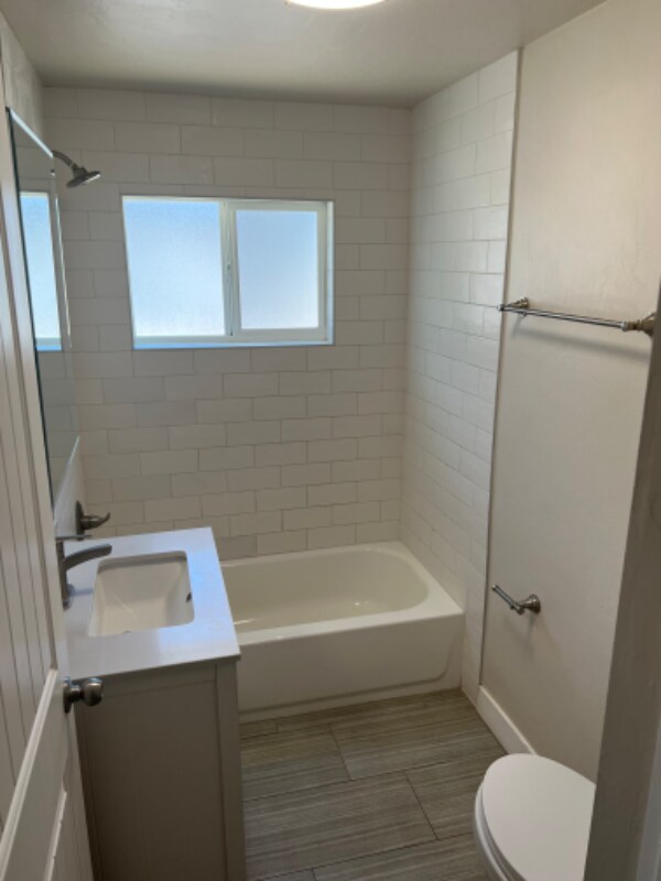 Building Photo - 2733 N Alvernon Way