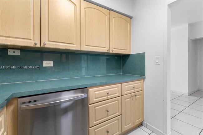 Foto del edificio - 7441 Wayne Ave