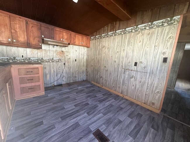 Foto del edificio - 450 Harmon Ln