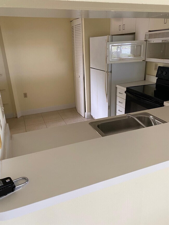 Foto del edificio - 12104 Glenmoor Dr