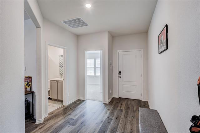 Building Photo - 9817 Gooseneck Dr