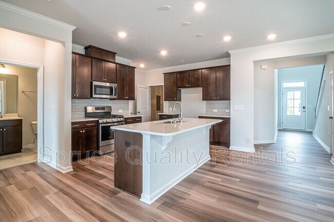Building Photo - 904 Holly Bluff Ln