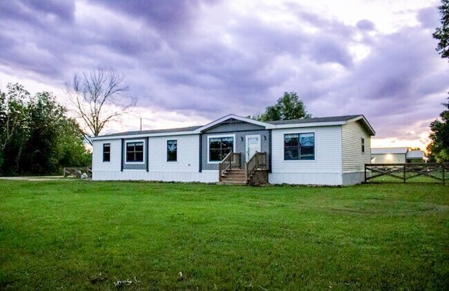 Foto del edificio - 1566 County Rd 610