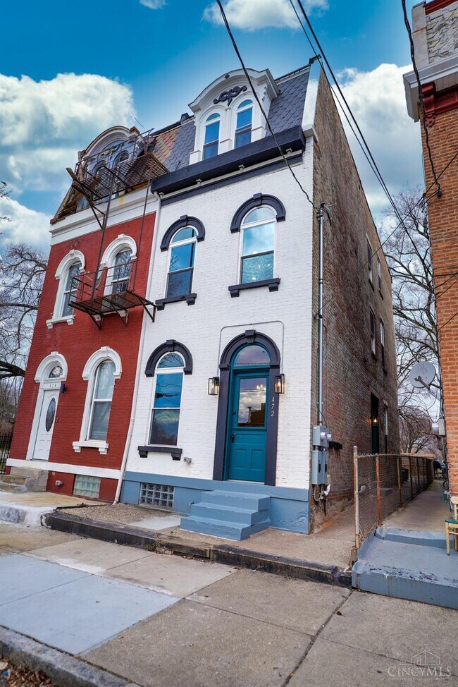 Foto del edificio - 472 Dayton St