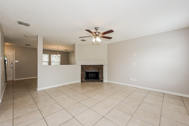 Building Photo - 915 Cortez Dr