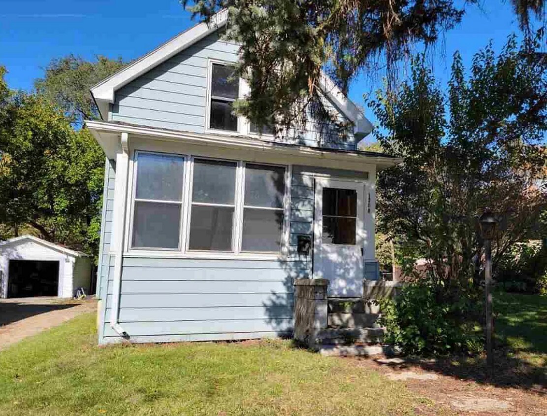 Primary Photo - 1308 E 4th St