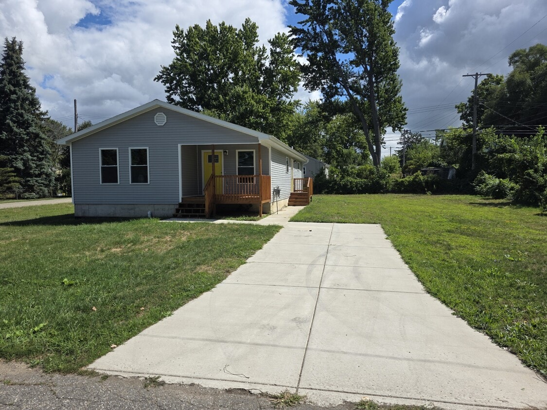Primary Photo - 3120 Westmont Ave