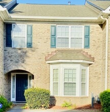 Building Photo - 10 Rutland Drive