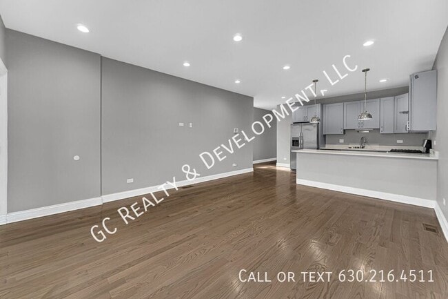 Foto del edificio - 1048 N Lawndale Ave