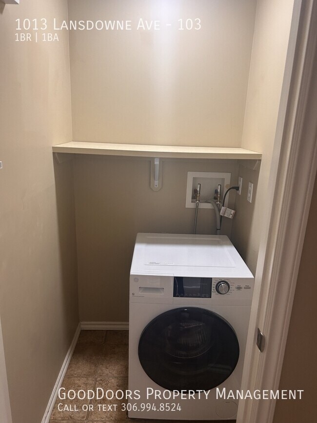 Photo du bâtiment - 1013 Lansdowne Ave