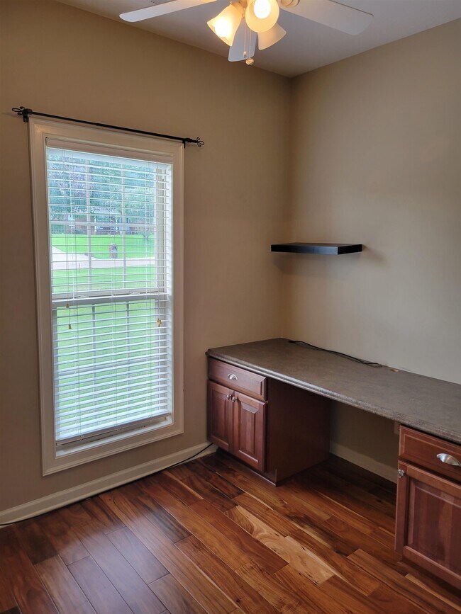 Foto del edificio - 37 Christmas Dr