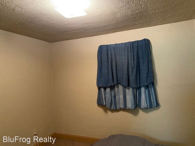 Building Photo - 2 br, 1 bath House - 530 3rd St SE