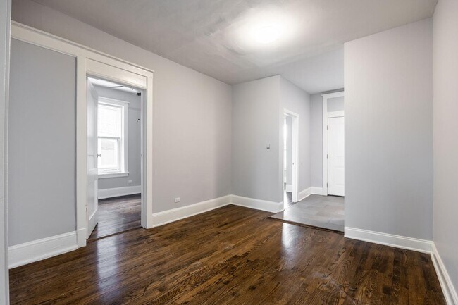 Foto del edificio - 1251 W Rosemont Ave