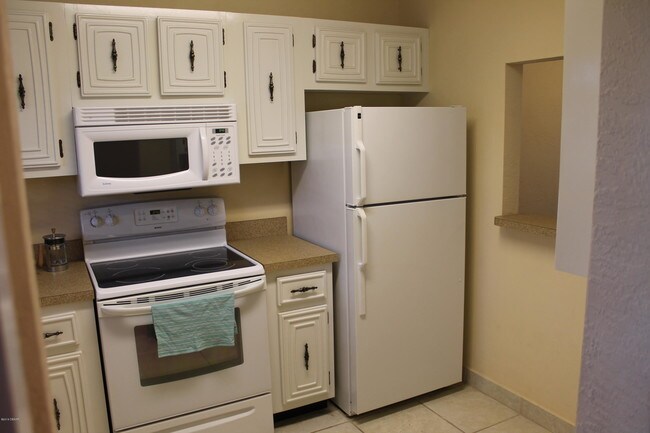 Foto del edificio - 2711 N Halifax Ave