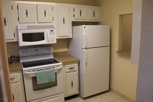 Building Photo - 2711 N Halifax Ave