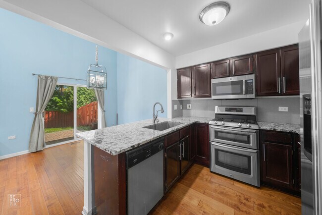Foto del edificio - 1724 Leeds Ct