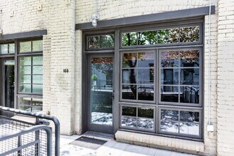 Building Photo - 346 Pierpont Ave