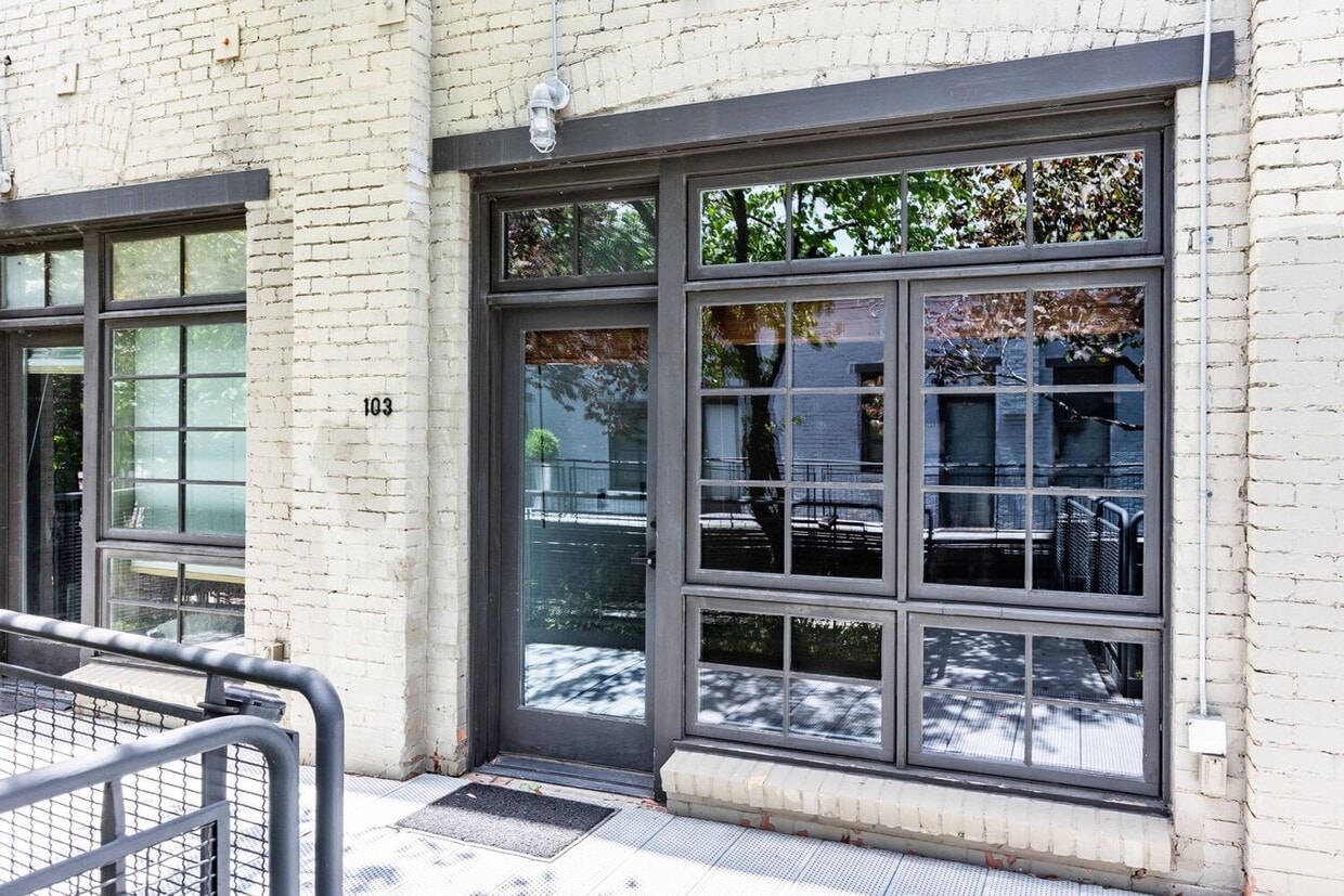 Primary Photo - Urban Apartment at Pierpont Lofts with Res...