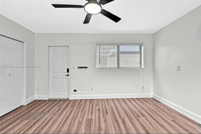 Building Photo - 327 NE 55th St