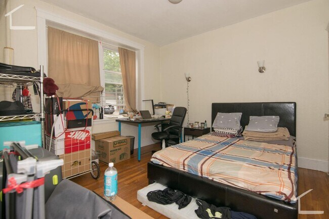 Building Photo - No Broker Fee Brighton One Bed - Available...