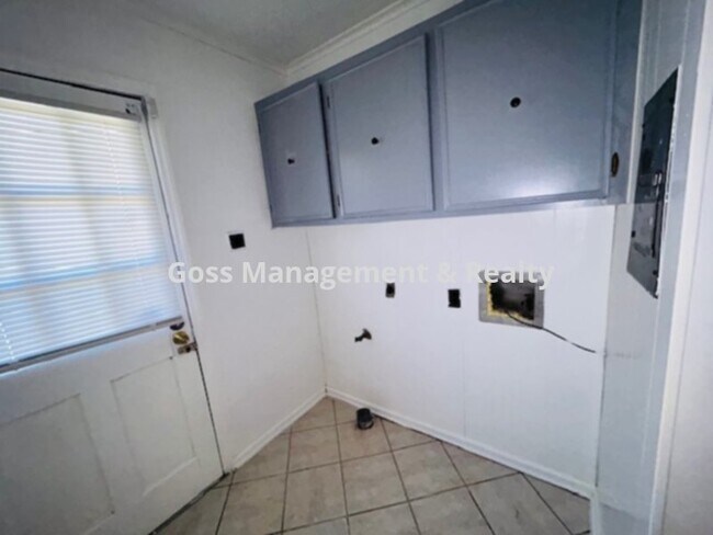 Building Photo - Two bedroom, one and a half bath duplex of...