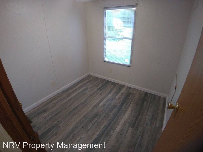 Foto del edificio - 2 br, 1 bath House - 942 College Street