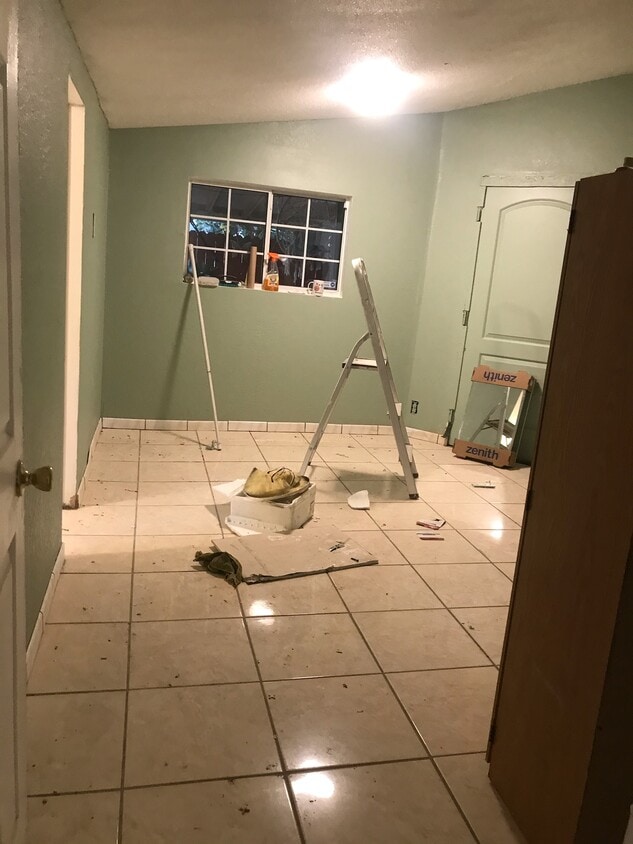 Building Photo - 1781 N Stanton Plz