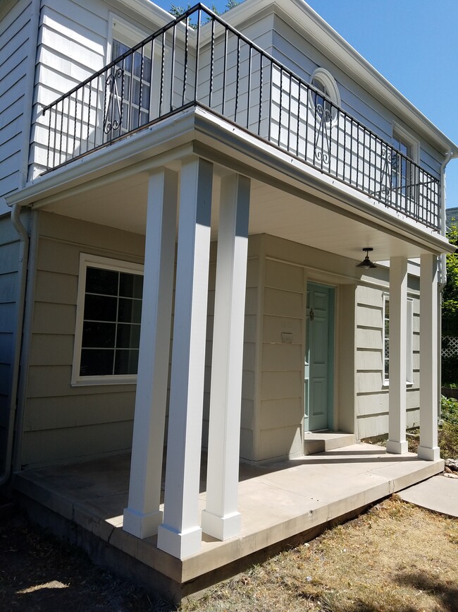 Building Photo - 1305 E Michigan Ave