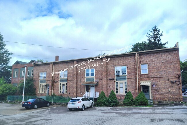 Foto del edificio - 415 N Main St