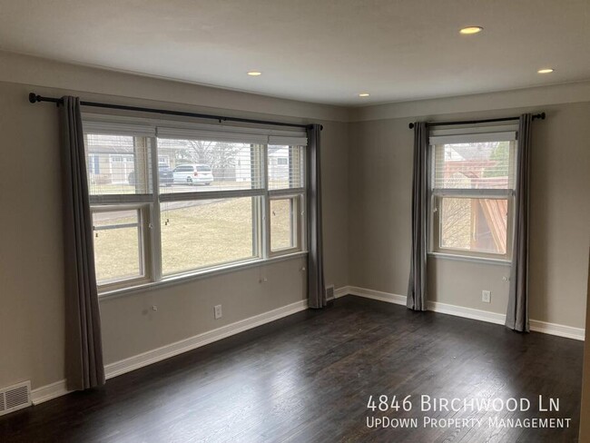 Building Photo - 4846 Birchwood Ln