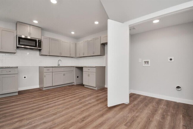 Foto del edificio - 8216 Richland Dr