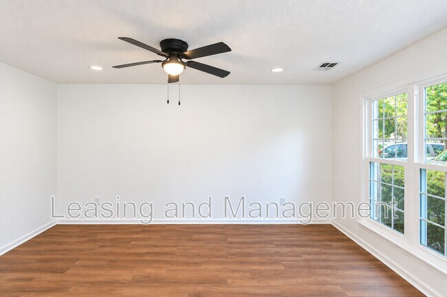 Foto del edificio - 907 Royal Tern Ln