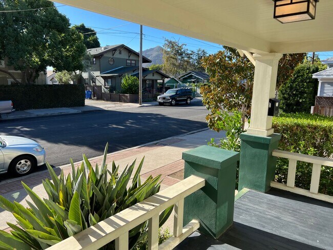 Foto del edificio - Downtown SLO Craftsman Style Home - No  Co...