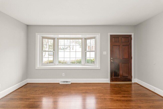 Building Photo - Cute 3-Bedroom Brick Ranch in Oakhurst!