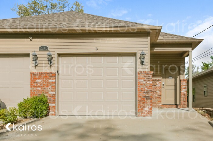 Primary Photo - 2115 Perry St.