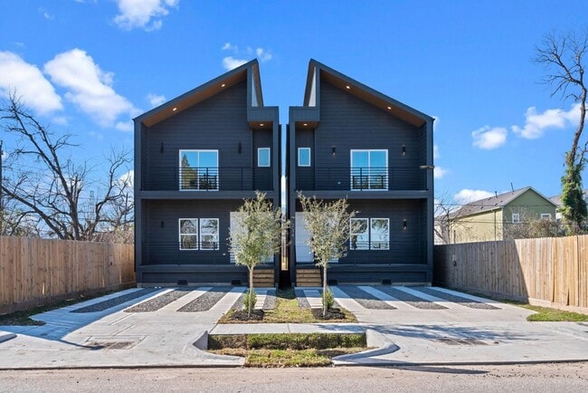 Building Photo - 236 E 39th St