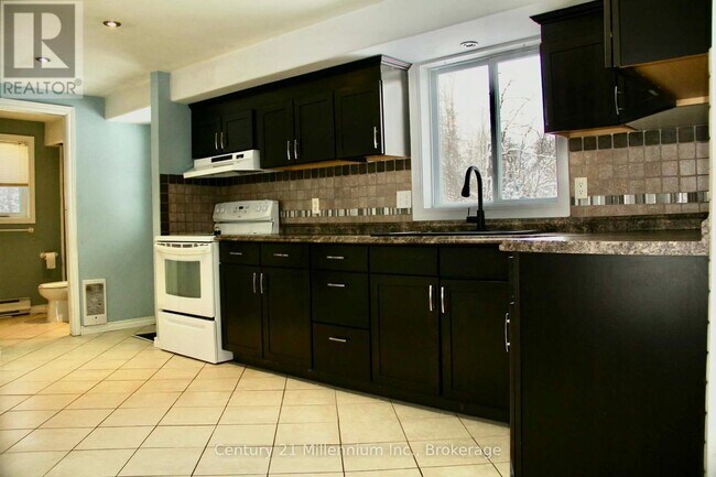 Photo du bâtiment - 124 Main St