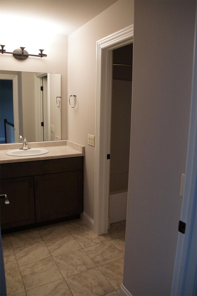 Foto del edificio - 6715 Charlie Grimm Rd