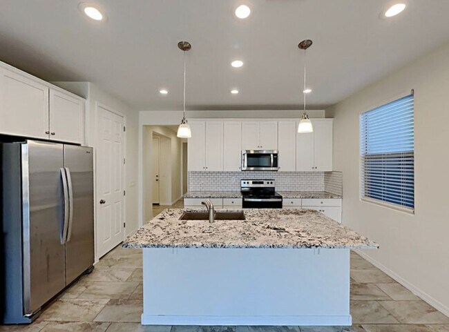 Foto del edificio - 4378 W Kirkland Ave
