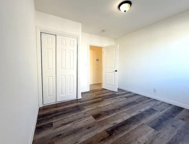Foto del edificio - 1235 W Florence Ave