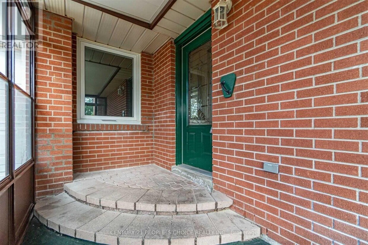 Building Photo - 49 Dorchester Dr