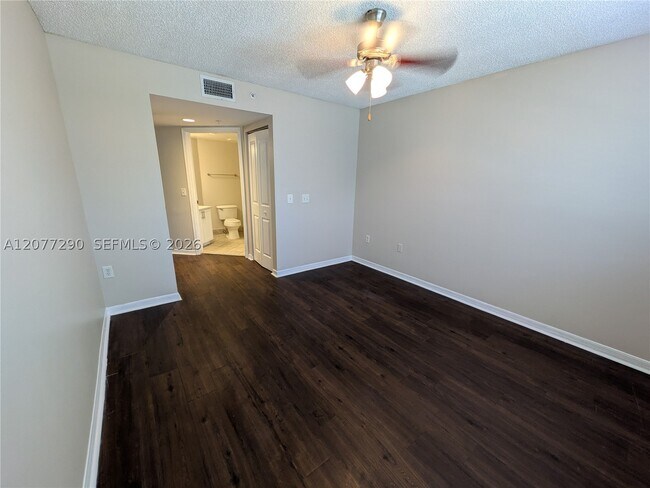 Foto del edificio - 4199 N Haverhill Rd