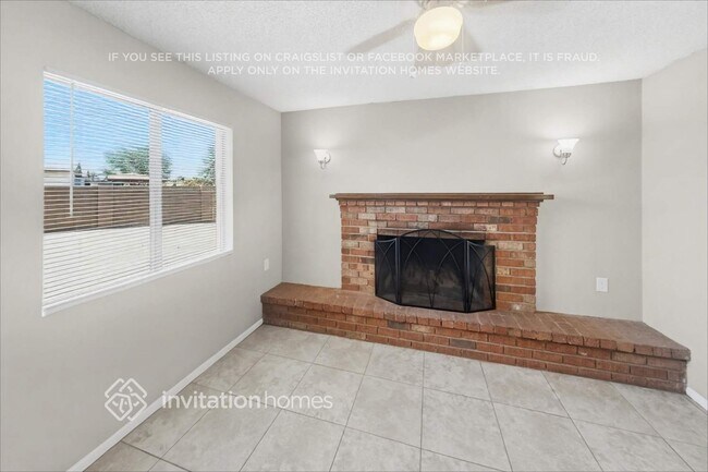 Foto del edificio - 3705 W Purdue Ave