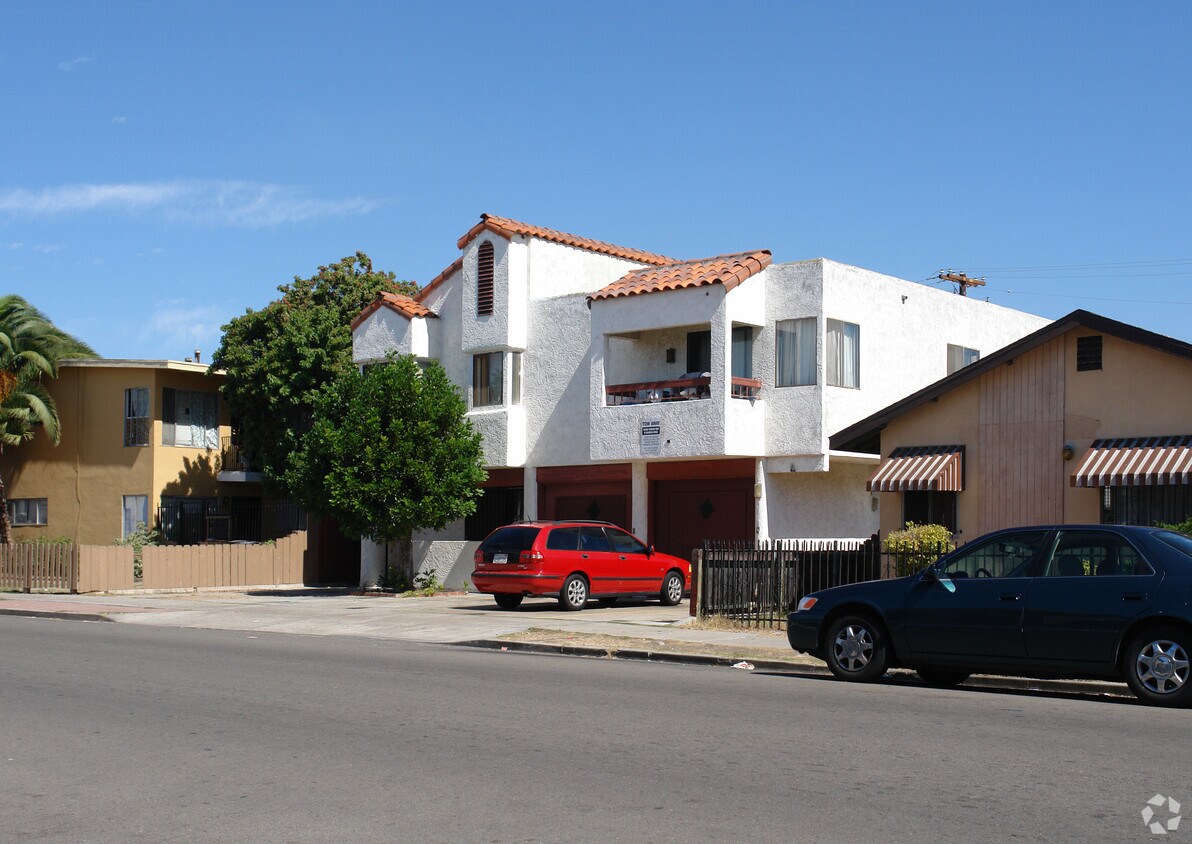 Foto del edificio - 4029 Chamoune Ave