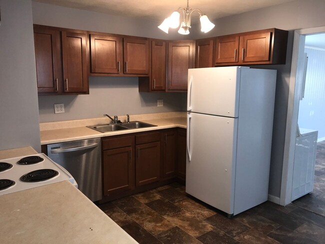 Foto del edificio - Recently updated 3 BR/1 BA plus a BONUS ROOM!