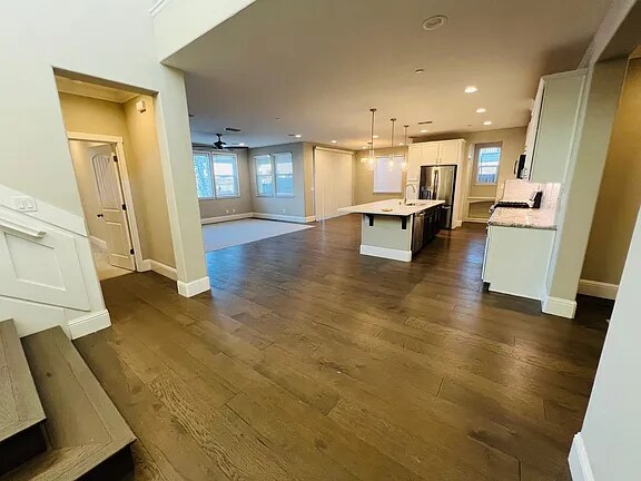 Foto principal - 18074 Silver Springs Way