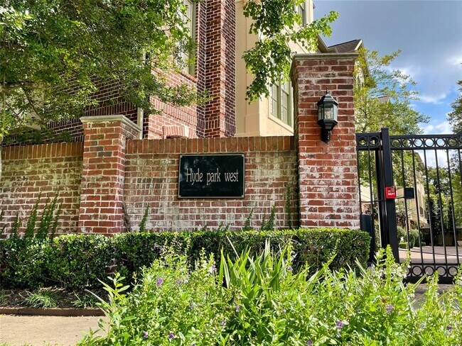 Building Photo - 1329 Hyde Park Blvd