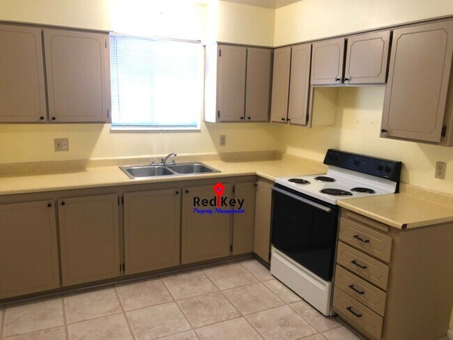 Foto del edificio - Delta Circle Duplex