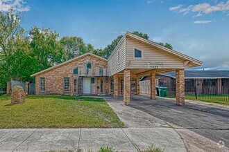 Building Photo - 2823 Trail Lake Dr